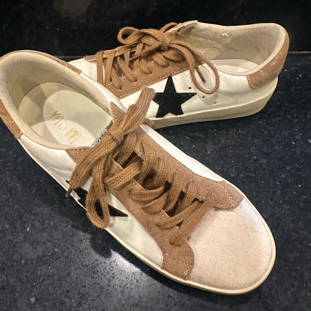 Mi.iM Women’s Suede & Leather White and Tan Lace-Up Sneakers with Black Star